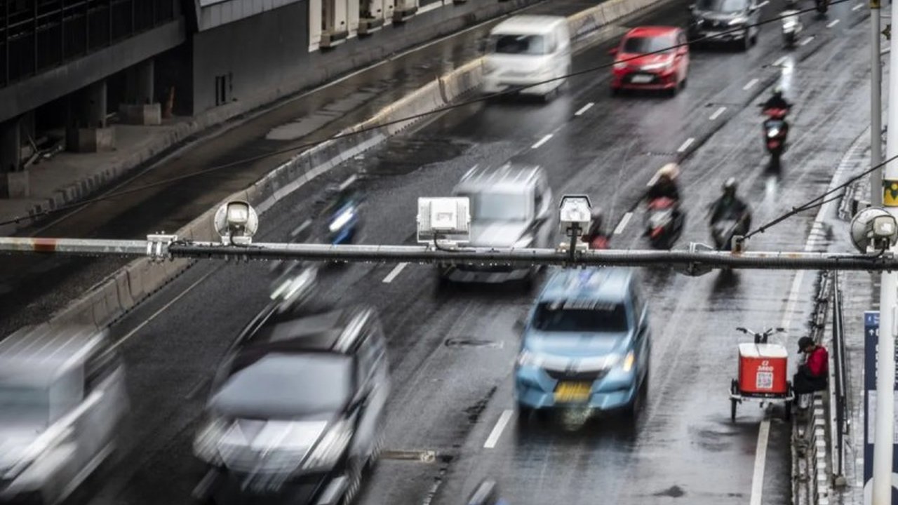 Pemerintah Provinsi DKI Jakarta meniadakan sistem ganjil-genap dan Hari Bebas Kendaraan Bermotor selama libur Lebaran 2025 untuk kelancaran arus mudik dan aktivitas masyarakat.
