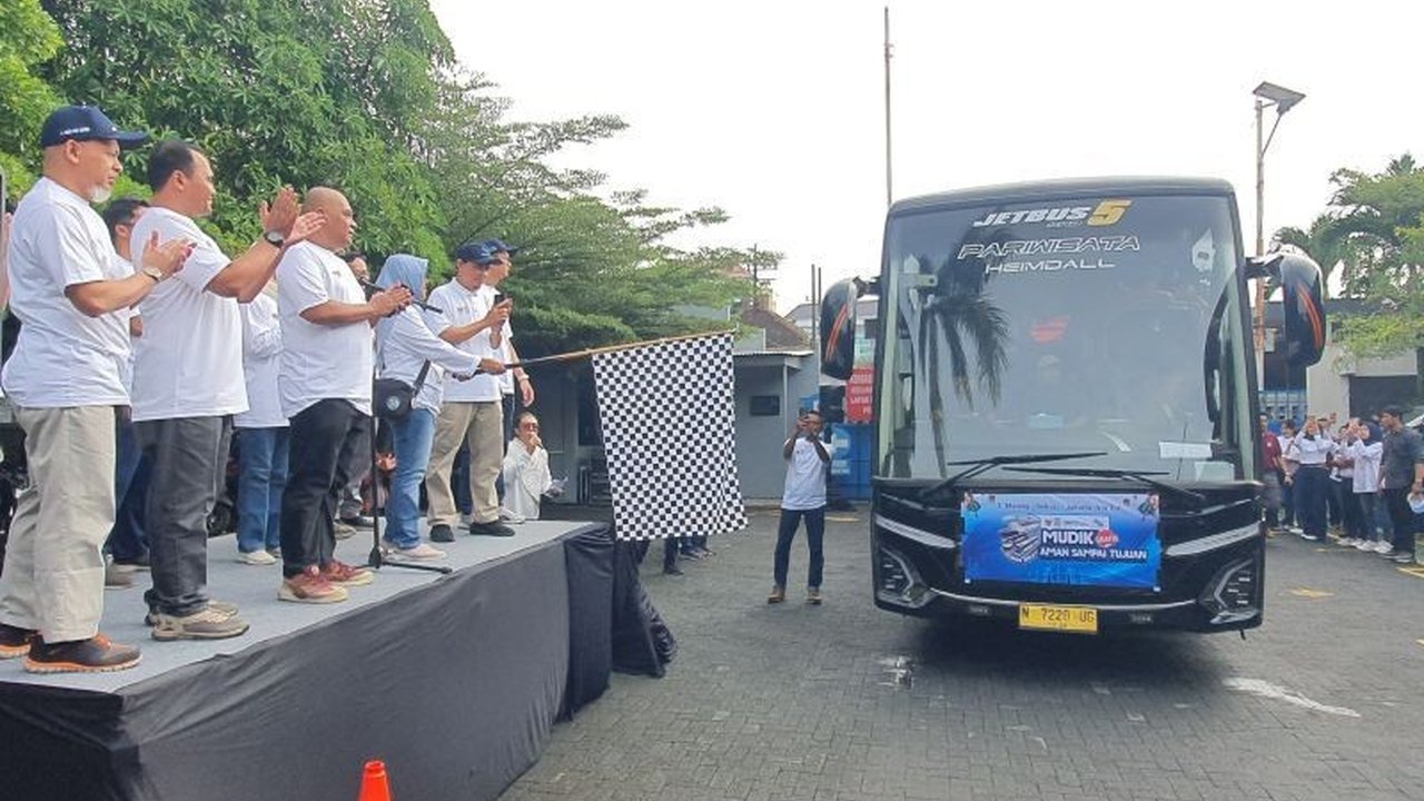 Program Mudik Gratis BUMN PJT I tahun 2025 mengalami peningkatan 20 persen dengan total 325 peserta dan penambahan rute baru, menjangkau lebih banyak pemudik.
