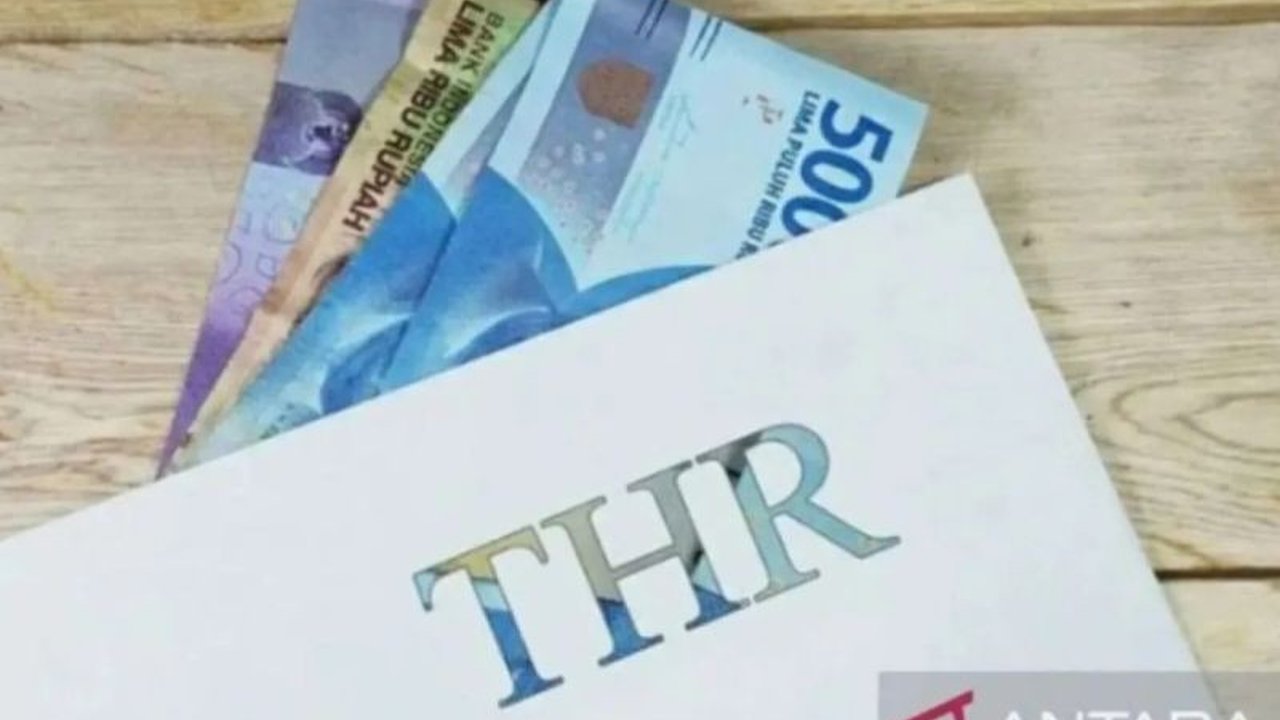 Disnakertransgi DKI Jakarta memastikan seluruh karyawan hotel di Kebayoran Lama, Jakarta Selatan, telah menerima Tunjangan Hari Raya (THR) sesuai aturan yang berlaku sebelum Lebaran 2025.