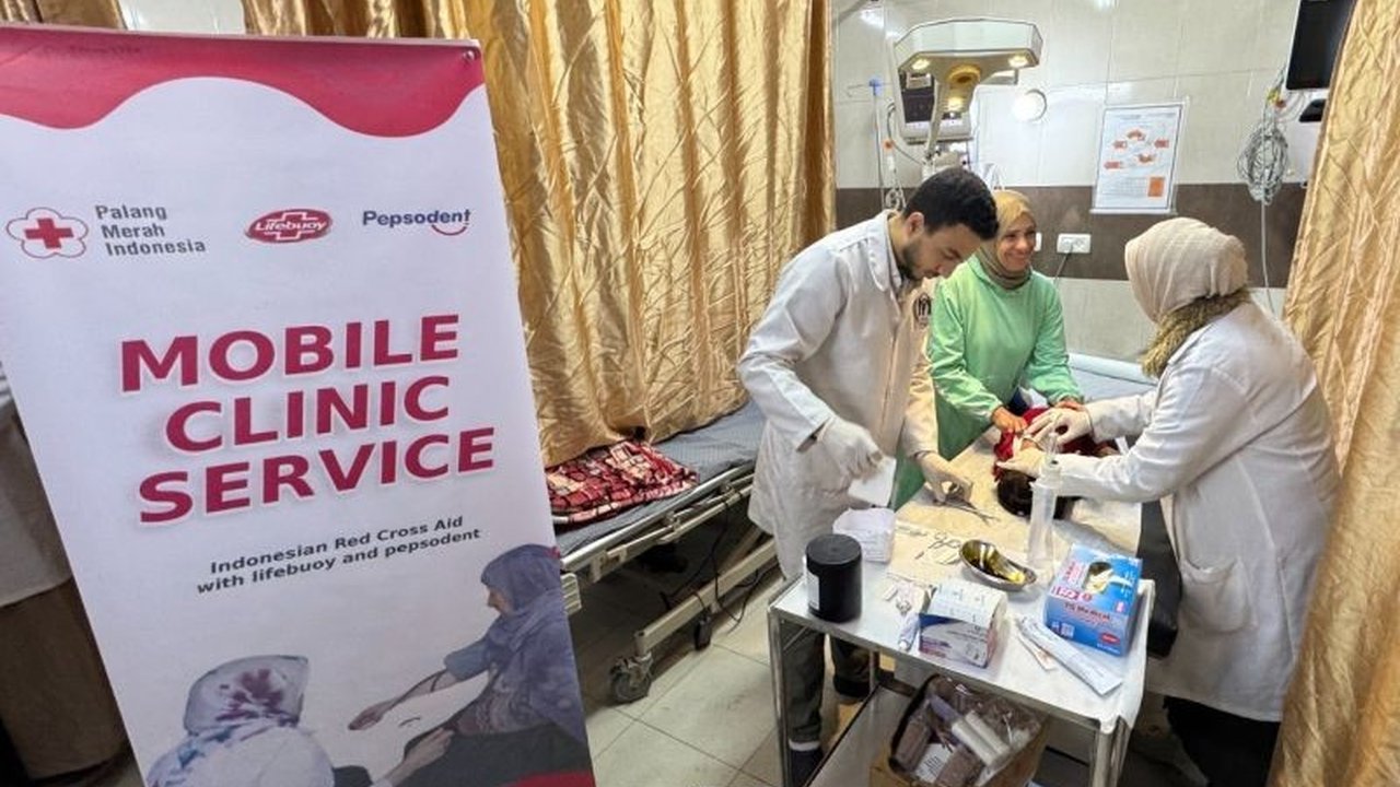 Palang Merah Indonesia (PMI) dan para pemangku kepentingan menjalankan klinik mobile di Gaza Utara untuk memberikan akses layanan kesehatan bagi warga yang kesulitan mendapatkan perawatan medis.