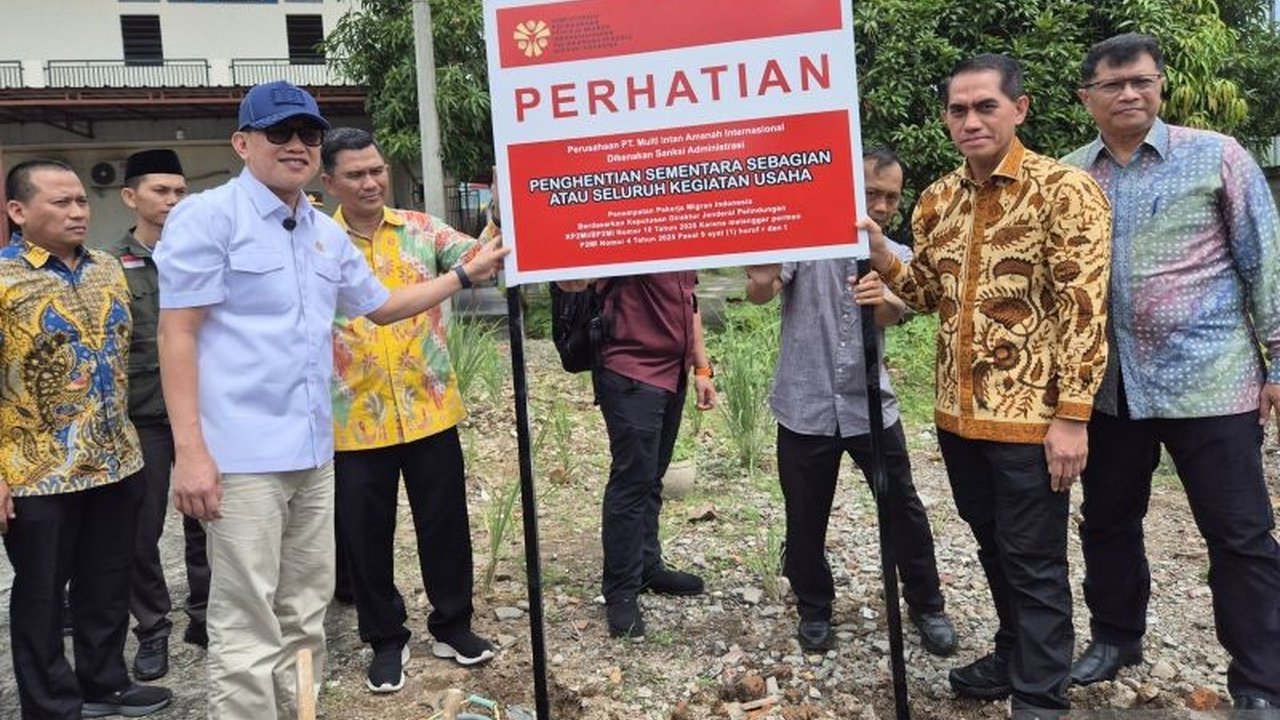 Menteri Karding menyegel PT Multi Intan Amanah di Bekasi akibat pelanggaran penempatan pekerja migran Indonesia, termasuk tunggakan pembayaran dan kegagalan memberangkatkan calon PMI.