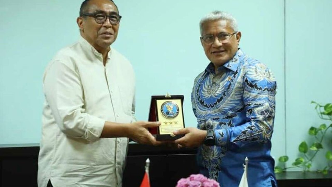 Badan Narkotika Nasional (BNN) dan Persatuan Gereja Indonesia (PGI) resmi bekerja sama memberantas narkoba di Indonesia dengan fokus utama pada pencegahan dan rehabilitasi.