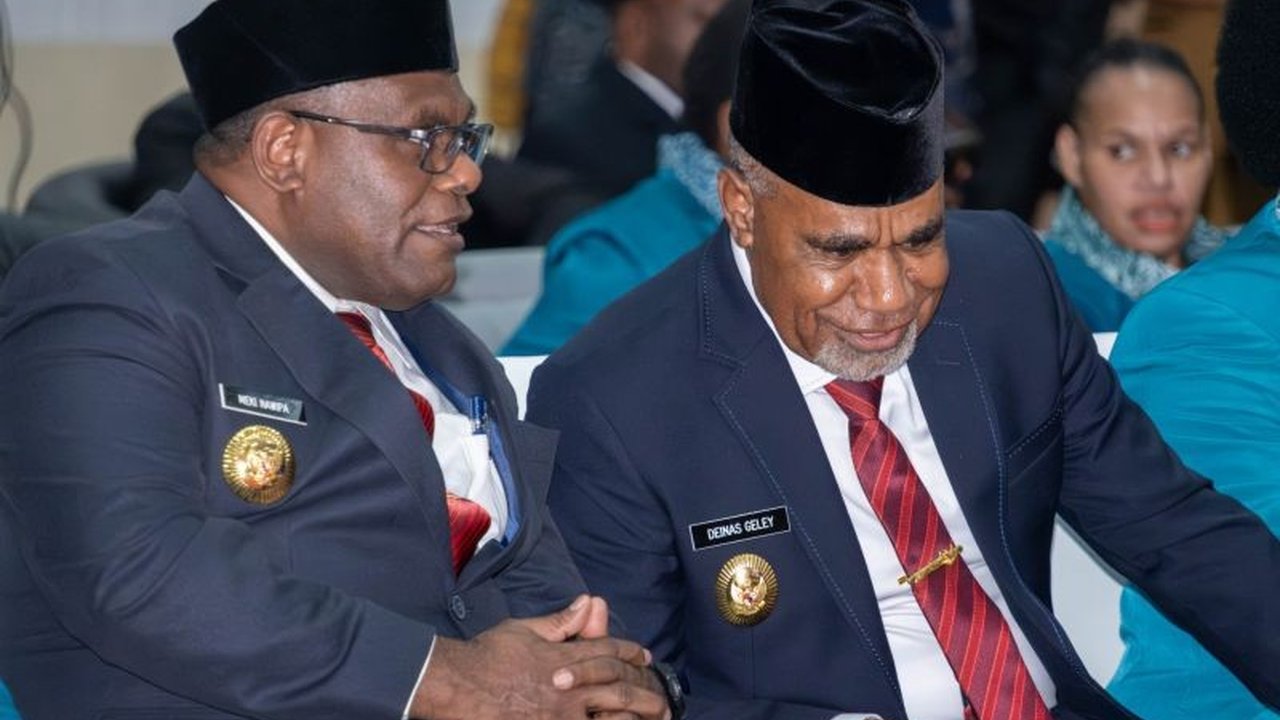 Pemerintah Provinsi Papua Tengah menerbitkan kebijakan afirmatif yang mewajibkan 90 persen pegawai non-ASN di lingkungan pemerintahan diisi oleh Orang Asli Papua (OAP).