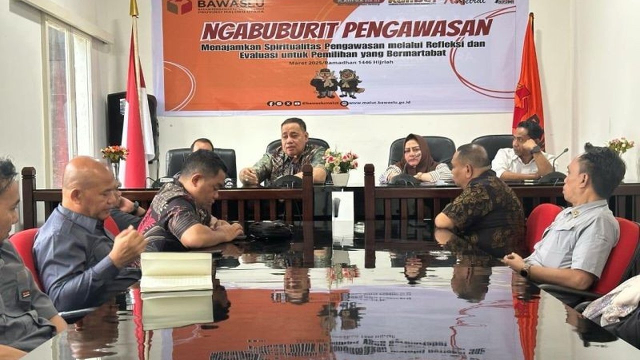 Bawaslu RI memberikan pembekalan kepada jajaran Bawaslu Maluku Utara untuk mengawasi PSU di Pulau Taliabu, dengan fokus pada integritas, netralitas, dan peningkatan kapasitas pengawasan guna mencegah pelanggaran, khususnya TSM.
