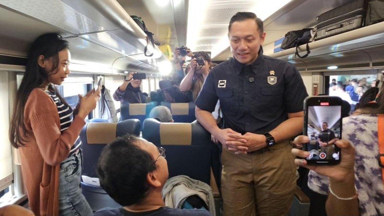 Menko AHY menjamin keamanan dan kenyamanan mudik Lebaran 2025 dengan berbagai kebijakan, termasuk diskon tarif tol dan mudik gratis serta memastikan sarana transportasi dalam kondisi prima.