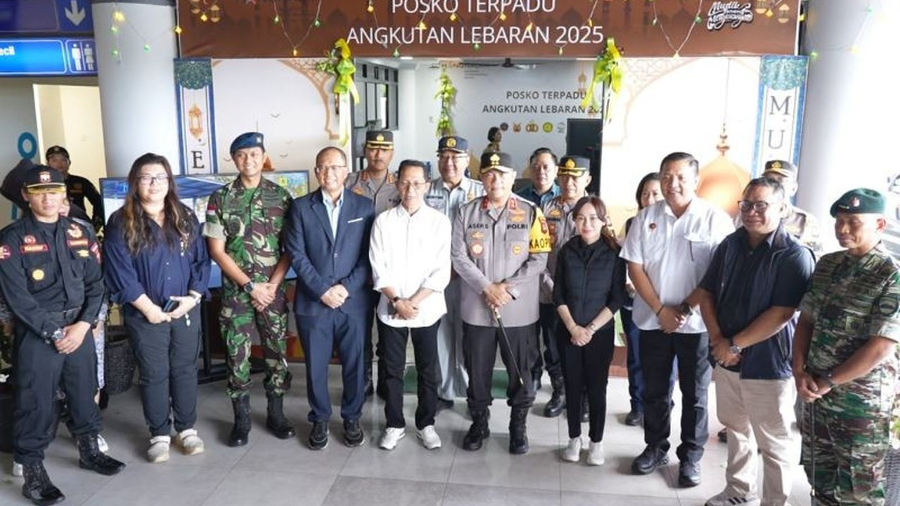 Pemerintah Kota Batam memastikan kelancaran arus mudik Lebaran 2025 dengan meninjau kesiapan pelabuhan dan bandara, serta melaporkan peningkatan signifikan jumlah penumpang di Bandara Hang Nadim.