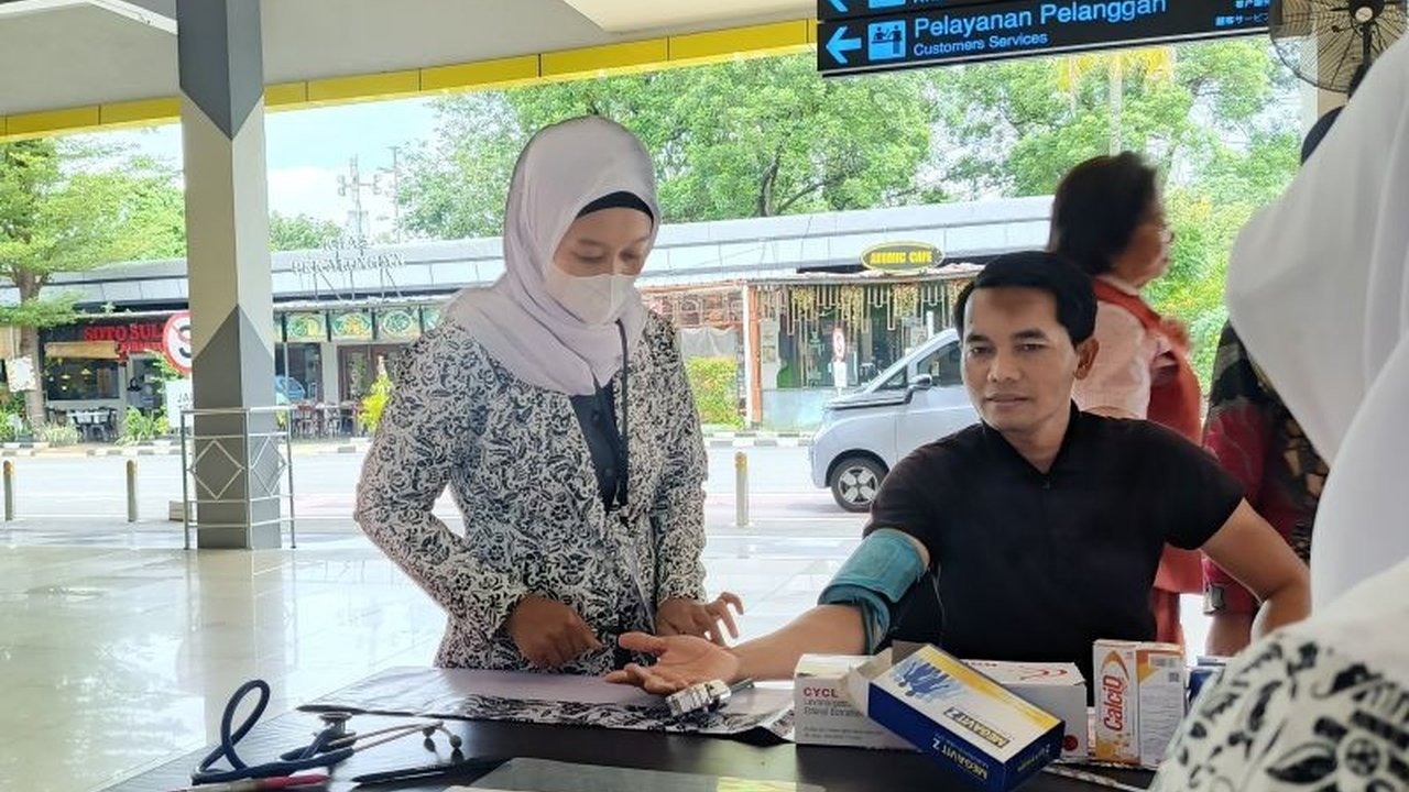 Pemudik Manfaatkan Posko Kesehatan Gratis di Bandara Halim, Cek Kesehatan Sebelum Mudik Lebaran