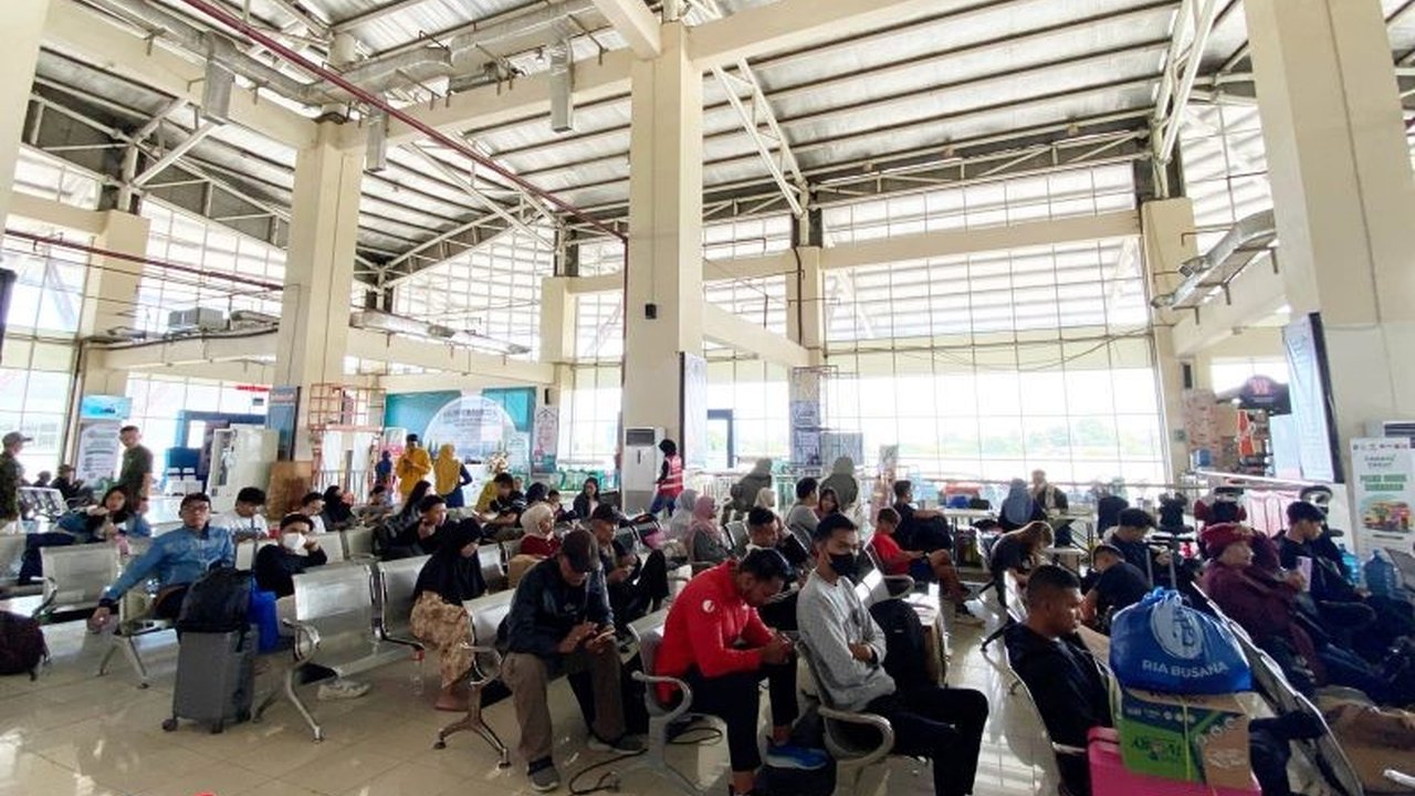 Lonjakan Penumpang di Terminal Pulo Gebang H-4 Lebaran: 5.407 Orang Berangkat