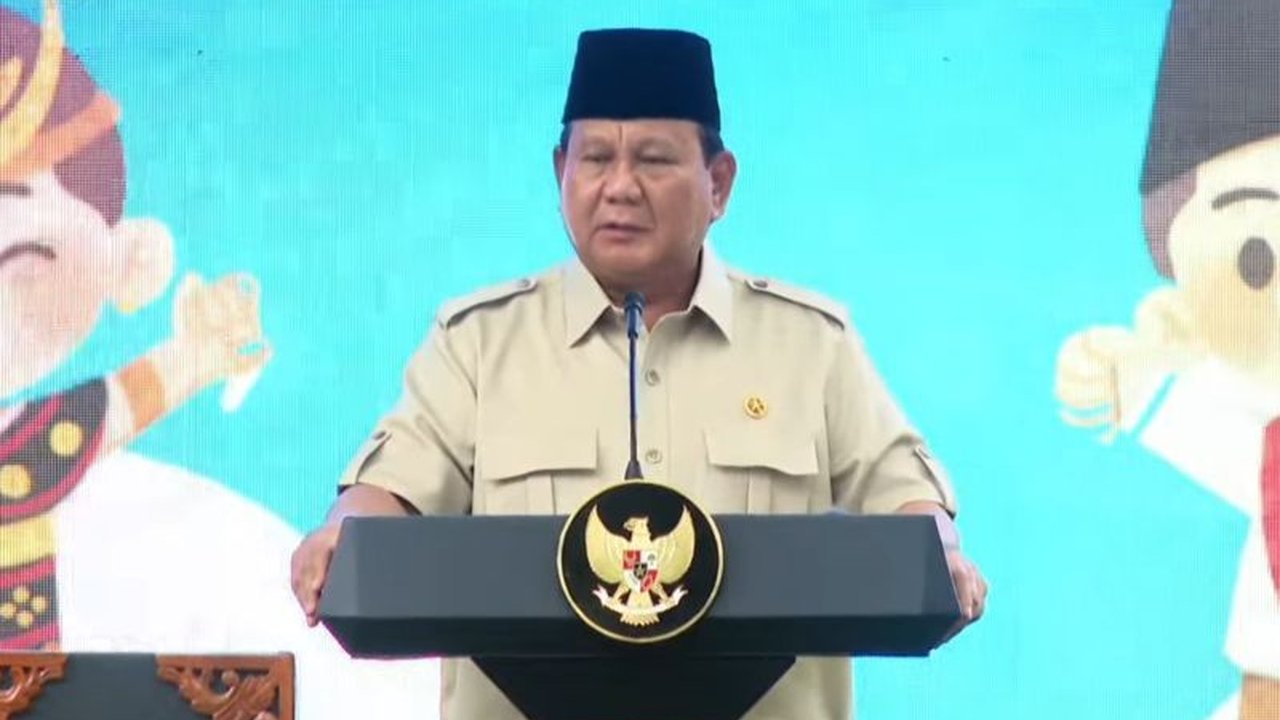 Presiden Prabowo Subianto mengimbau seluruh masyarakat Indonesia untuk melakukan pemeriksaan kesehatan minimal sekali setahun guna deteksi dini masalah kesehatan, meskipun program Cek Kesehatan Gratis telah diluncurkan.