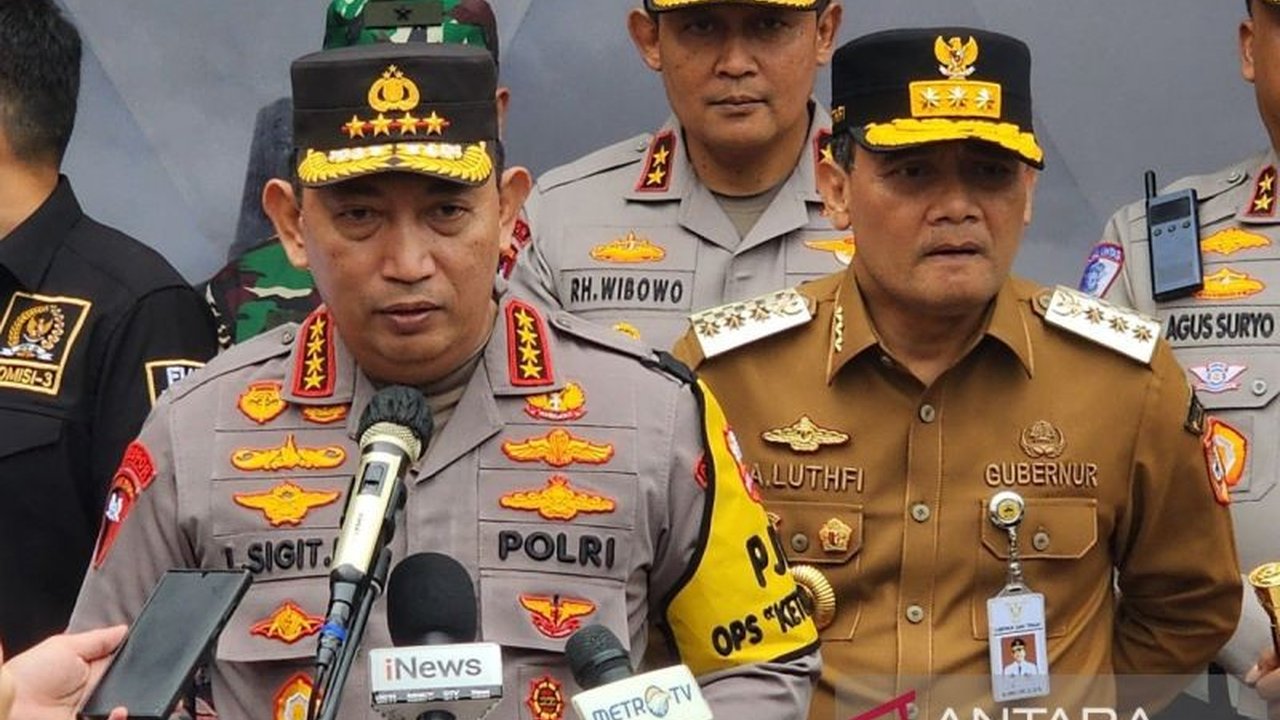 Kapolri Tinjau Pelayanan di Gerbang Tol Kalikangkung, Arus Mudik Lebaran Terpantau Lancar