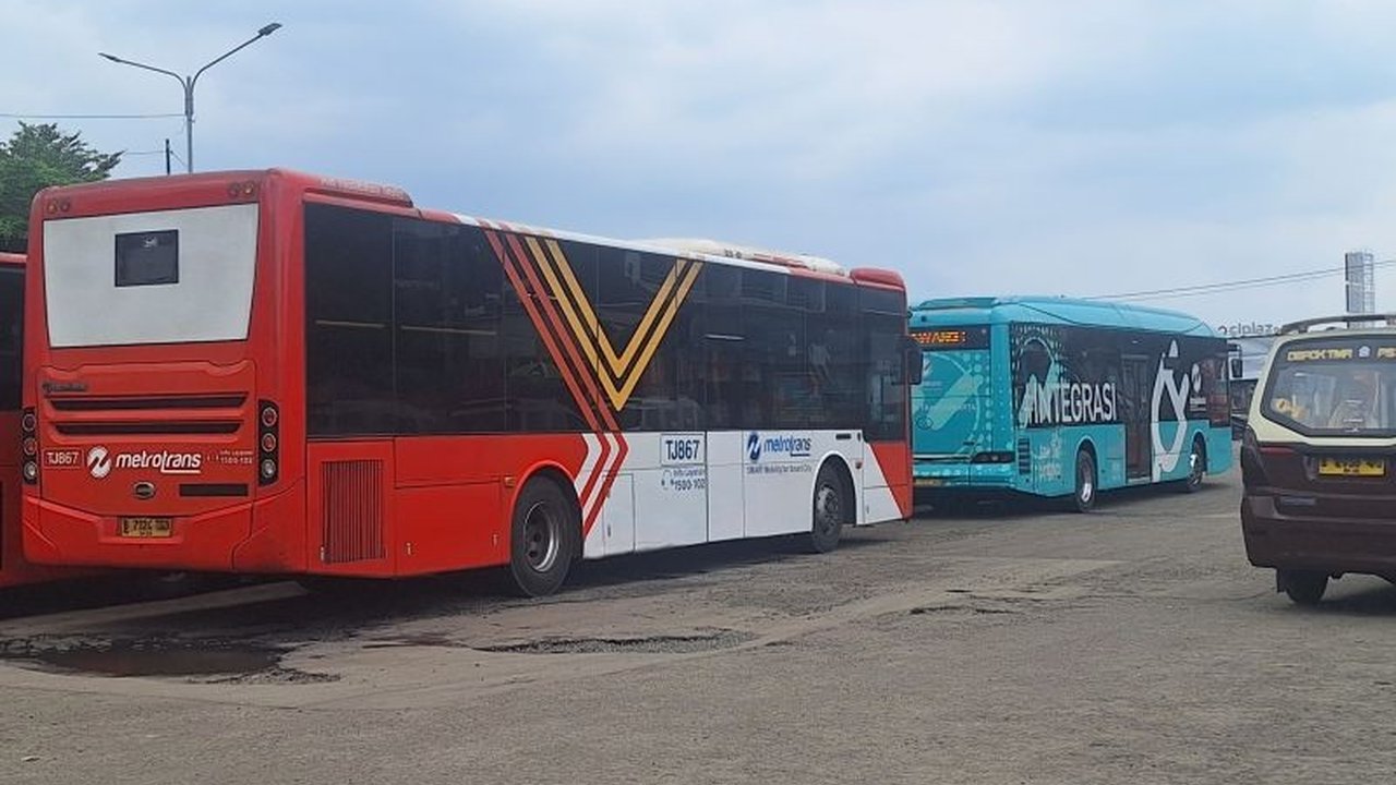 BNN Depok Periksa 55 Pengemudi Bus, Pastikan Mudik Lebaran 2025 Aman dan Nyaman