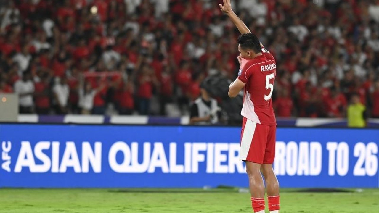 Dua pemain sepak bola Belanda, Thom Haye dan Joey Pelupessy, memberikan dukungan penuh kepada bek Timnas Indonesia, Rizky Ridho, untuk berkarier di Eropa, melihat konsistensi penampilannya yang impresif.