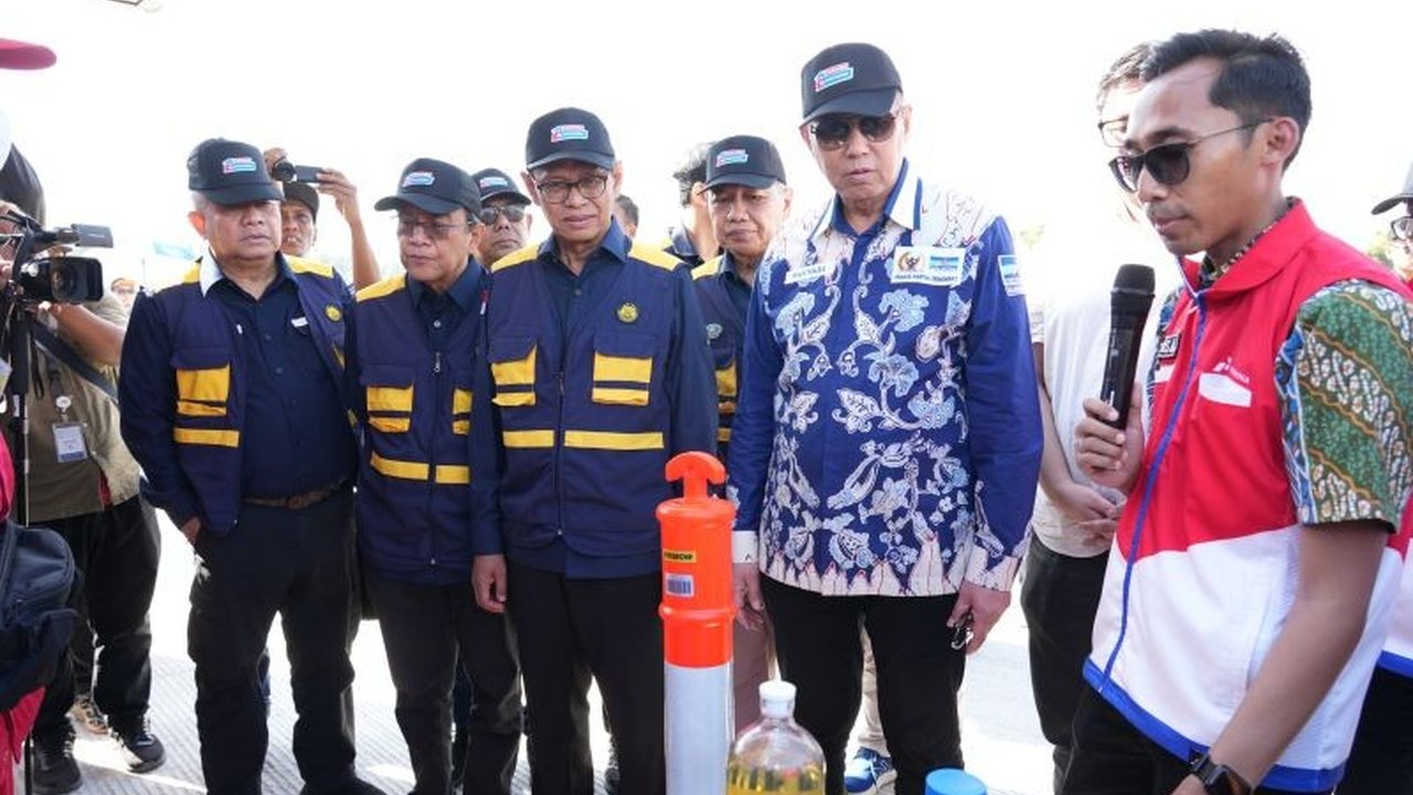 Wakil Menteri ESDM memastikan pasokan BBM, LPG, dan listrik di Sumatera Barat cukup untuk memenuhi kebutuhan masyarakat selama Lebaran 2025.