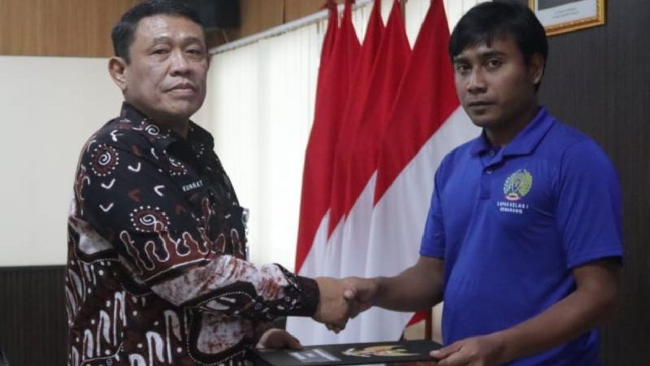 Direktorat Jenderal Pemasyarakatan (Ditjenpas) Jawa Tengah memberikan remisi kepada 15 narapidana dalam rangka Hari Raya Nyepi 2025, dengan Lapas Semarang sebagai penerima terbanyak.