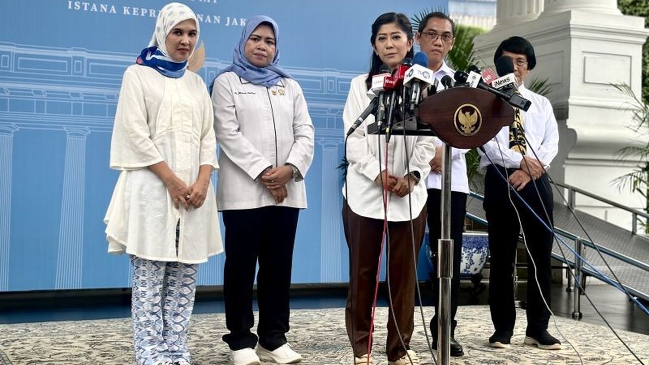 Pemerintah Indonesia menerbitkan PP Tunas untuk melindungi anak dari eksploitasi komersial di platform digital, melarang profiling data anak dan menetapkan batasan usia akses.