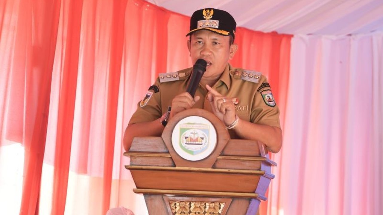 Pemda Morowali berupaya hentikan praktik penangkapan ikan dengan bom melalui edukasi dan program perikanan berkelanjutan, menawarkan keramba sebagai alternatif mata pencaharian.