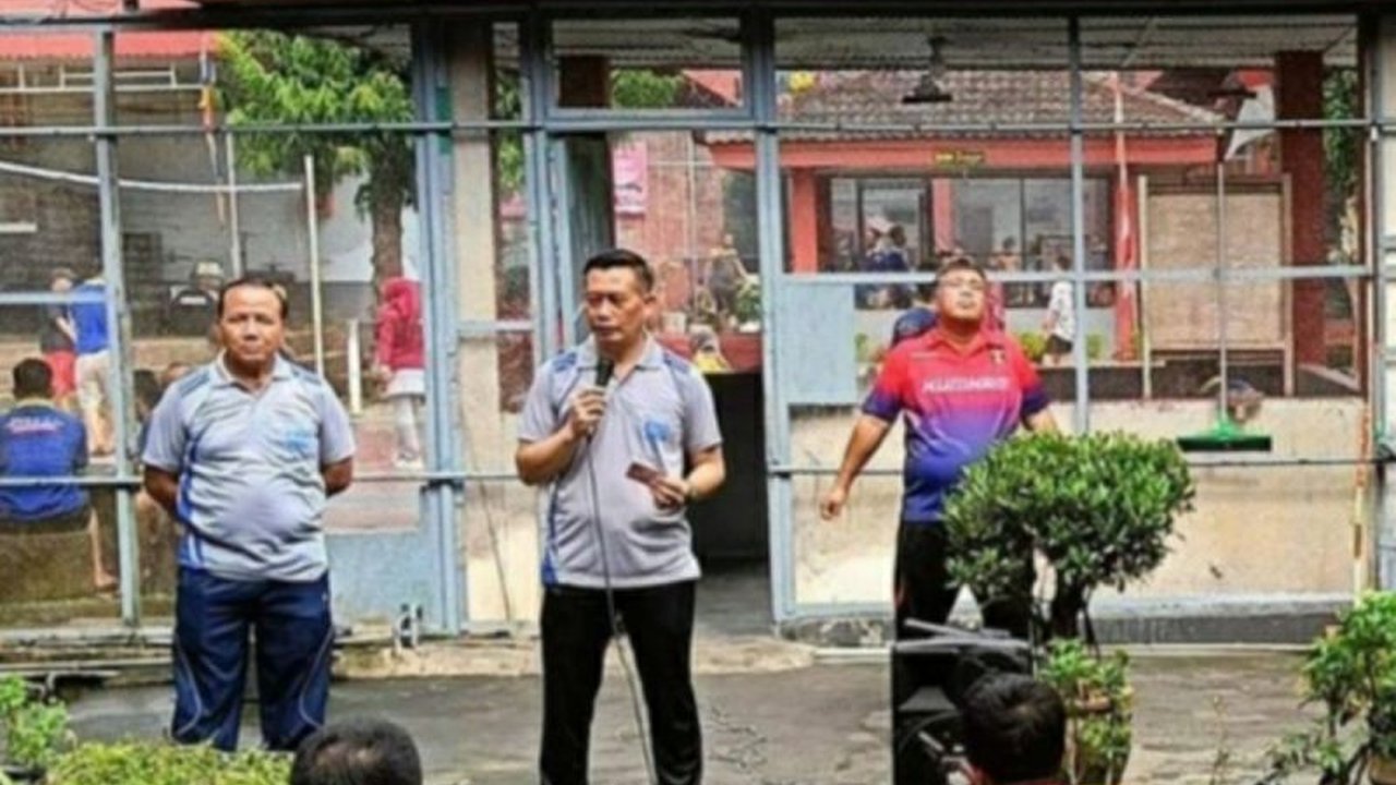 Kantor Wilayah Ditjenpas Sumsel berikan remisi kepada 11.066 narapidana dalam rangka Hari Raya Nyepi dan Idul Fitri 1446 H/2025, dengan pengurangan masa hukuman bervariasi.