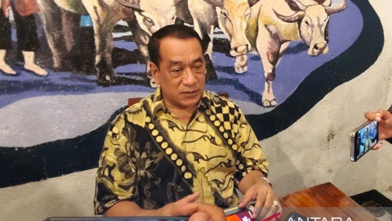 Lembaga Dewan Adat (LDA) Keraton Solo meminta semua pihak menghormati putusan Mahkamah Agung terkait bebadan hukum Keraton Surakarta Hadiningrat, termasuk jabatan Pangageng Sasono Wilopo.