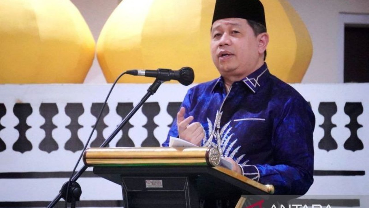 Kemenag Kalsel menyalurkan Rp11 miliar tunjangan profesi untuk 2.271 guru non-PNS madrasah di Kalimantan Selatan sebagai bentuk apresiasi dan peningkatan kesejahteraan jelang Idul Fitri 2025.
