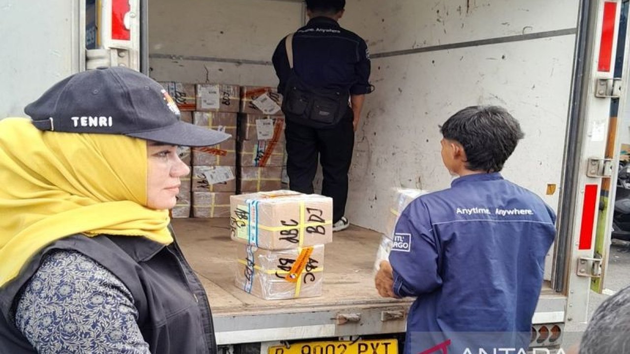 KPU Kalimantan Selatan menerima 202.903 surat suara dari Cikarang untuk Pemungutan Suara Ulang (PSU) Pilkada Banjarbaru 2025 yang akan digelar pada 19 April mendatang.