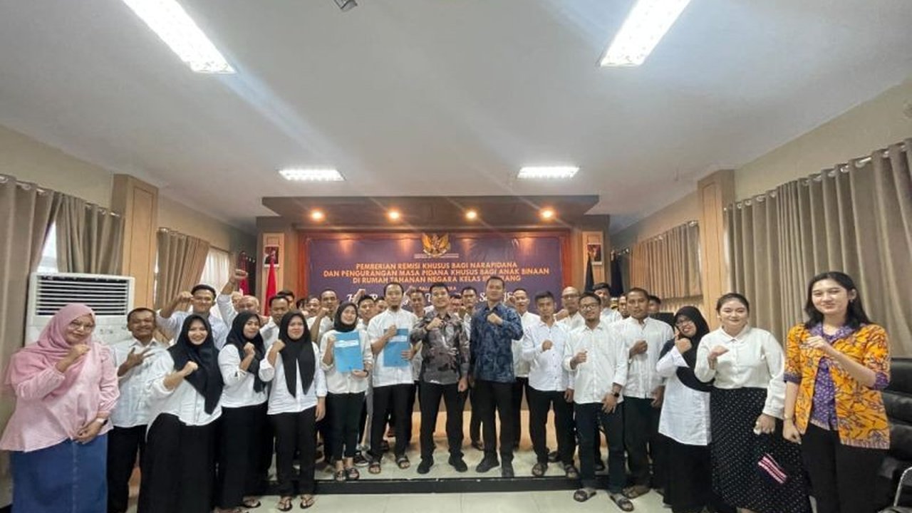 Sebanyak 115 narapidana di Rutan Kelas IIB Serang menerima remisi khusus Idul Fitri 2025, dengan rincian 62 orang mendapat remisi 15 hari dan 53 orang lainnya 30 hari.