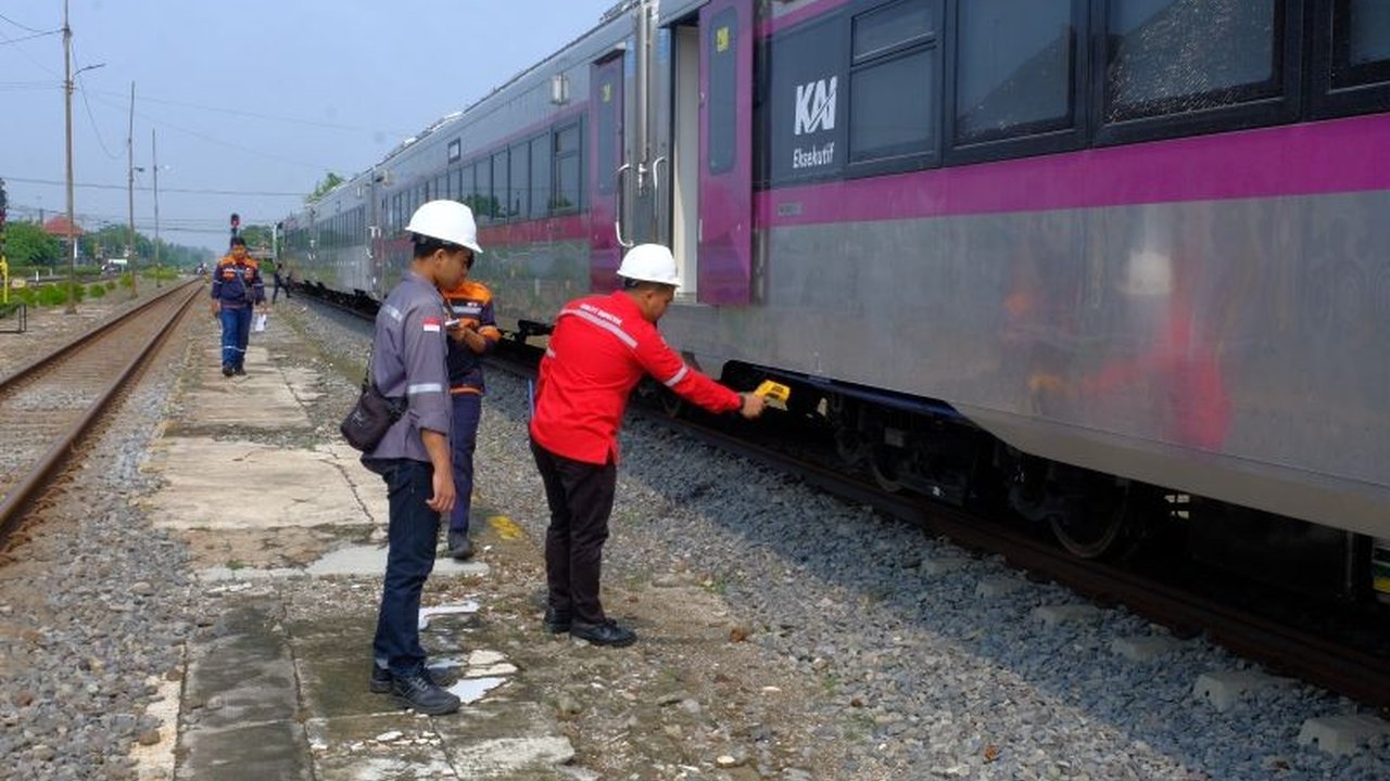 PT INKA (Persero) mendirikan posko Lebaran 2025 untuk memastikan kelancaran operasional kereta api buatannya, termasuk kereta SSNG dan KRDE, selama periode mudik dan balik Lebaran.