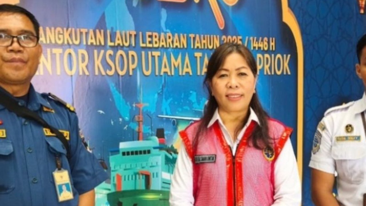 Pelabuhan Tanjung Priok tidak mengalami lonjakan penumpang pada H-3 Lebaran, berbeda dengan H-5 yang mencapai puncak arus mudik dengan 3.171 penumpang.  KSOP Tanjung Priok mengimbau pemudik untuk menjaga kesehatan dan barang bawaan.