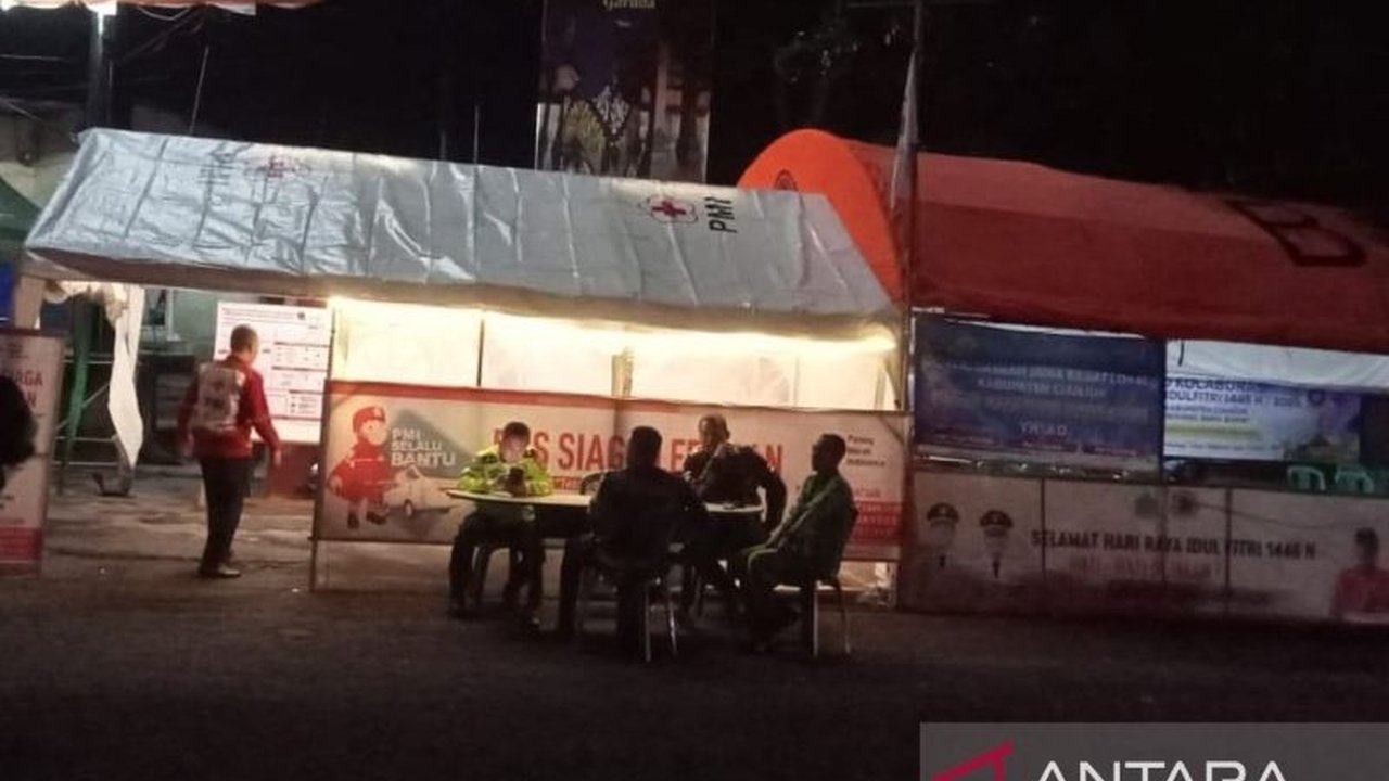 Dinas Kesehatan Cianjur memastikan seluruh puskesmas tetap buka dan melayani masyarakat serta pemudik selama libur Lebaran, termasuk mendirikan posko kesehatan di jalur mudik.