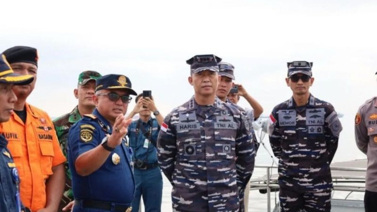 Kantor Kesyahbandaran dan Otoritas Pelabuhan (KSOP) Dumai, Riau, memantau peningkatan jumlah penumpang di dua pelabuhan utama menjelang arus mudik Lebaran, memastikan keamanan dan kenyamanan perjalanan laut.