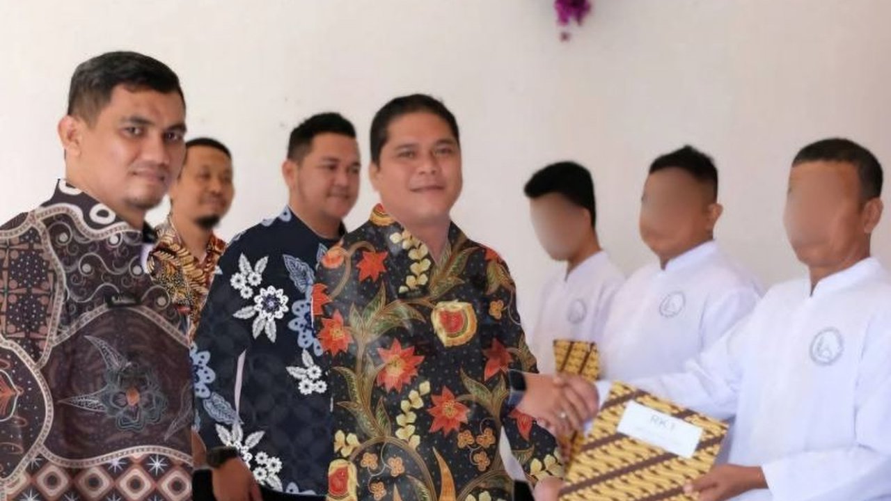 Rutan Kelas I Tanjungpinang memberikan remisi Idul Fitri kepada 143 warga binaan yang telah memenuhi syarat administratif dan substantif, sebagai bentuk apresiasi atas perilaku baik selama menjalani masa hukuman.