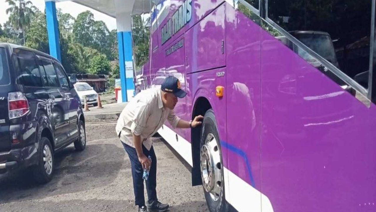 Delapan bus AKAP telah berangkat dari Terminal Malalayang, Manado menuju Gorontalo pada Jumat, 28 Maret 2024, membawa pemudik, dengan prediksi peningkatan jumlah bus pada Sabtu.