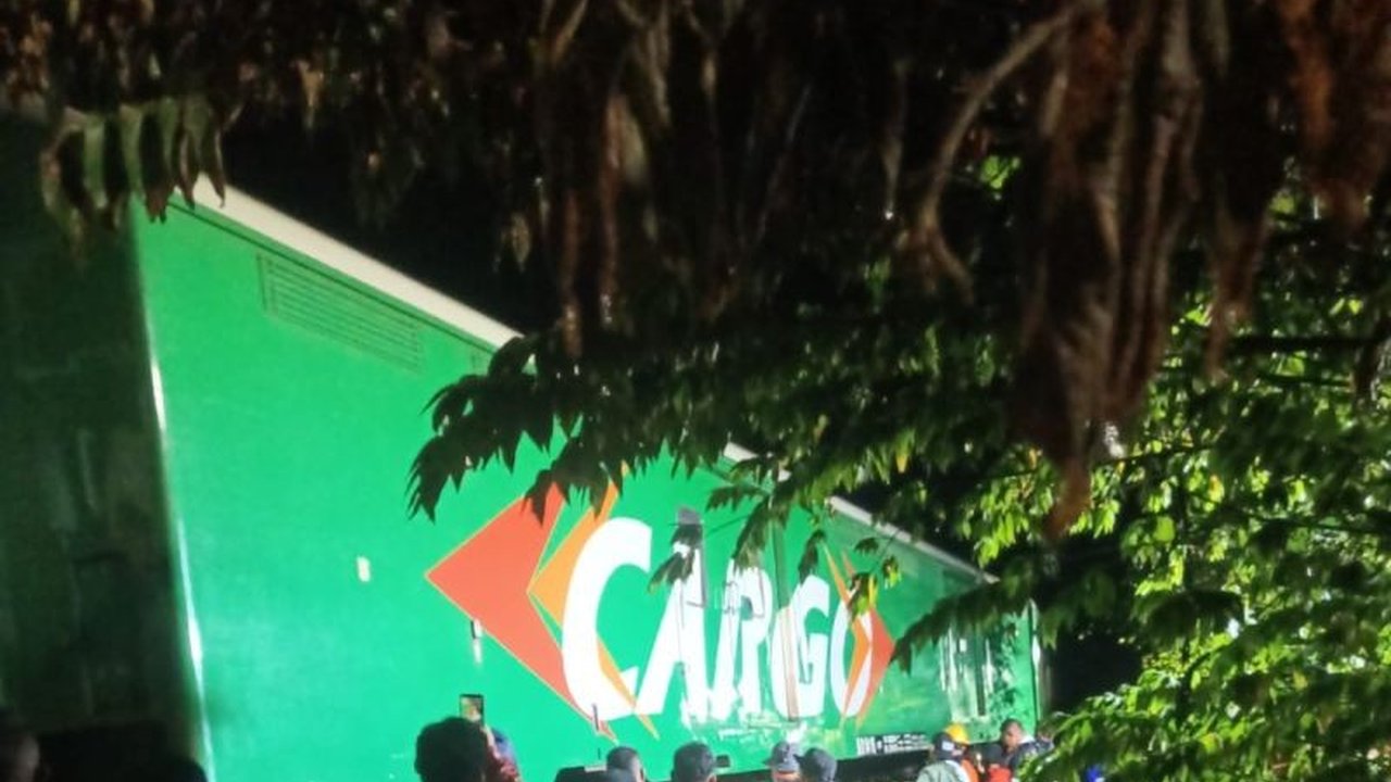 Jalur kereta api Ciamis-Manonjaya telah kembali beroperasi setelah PT KAI Daop 2 Bandung menyelesaikan perbaikan gogosan rel yang disebabkan oleh erosi akibat hujan deras.