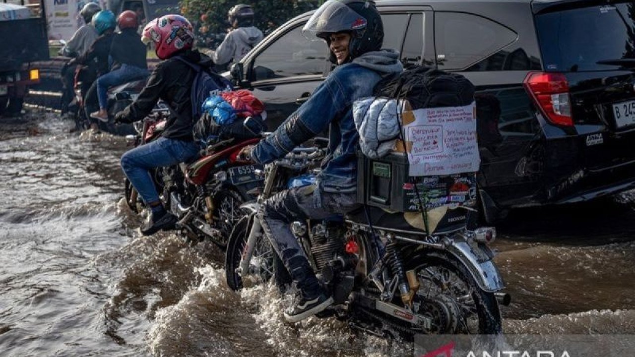 Antisipasi banjir rob di jalur Pantura Semarang-Demak saat mudik Lebaran 2025, BNPB siagakan posko bantuan untuk pemudik yang dilengkapi layanan informasi rute, tempat istirahat, dan evakuasi.