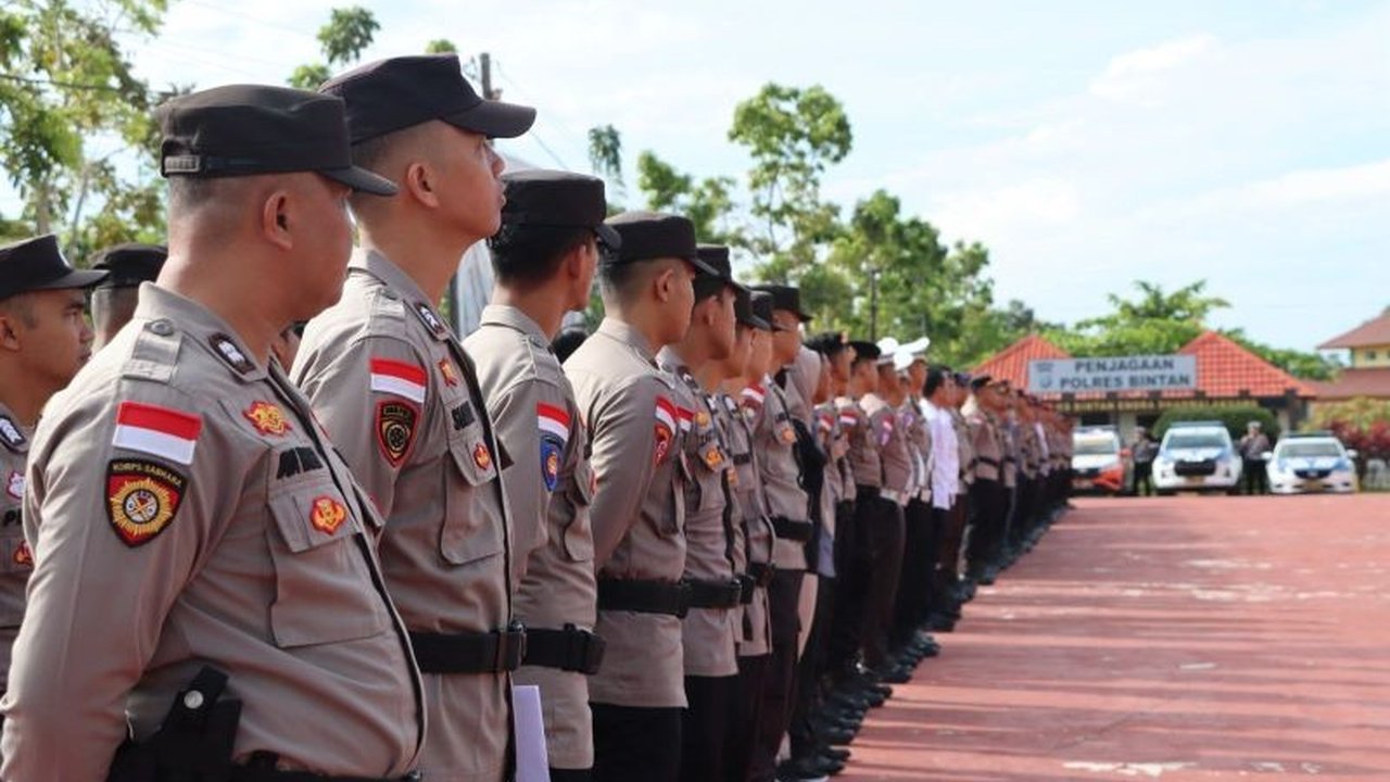 Polres Bintan kerahkan 200 personel untuk mengamankan malam takbiran dan Shalat Idul Fitri 1446 H di Bintan, Kepulauan Riau, guna memastikan keamanan dan kelancaran mudik Lebaran 2025.