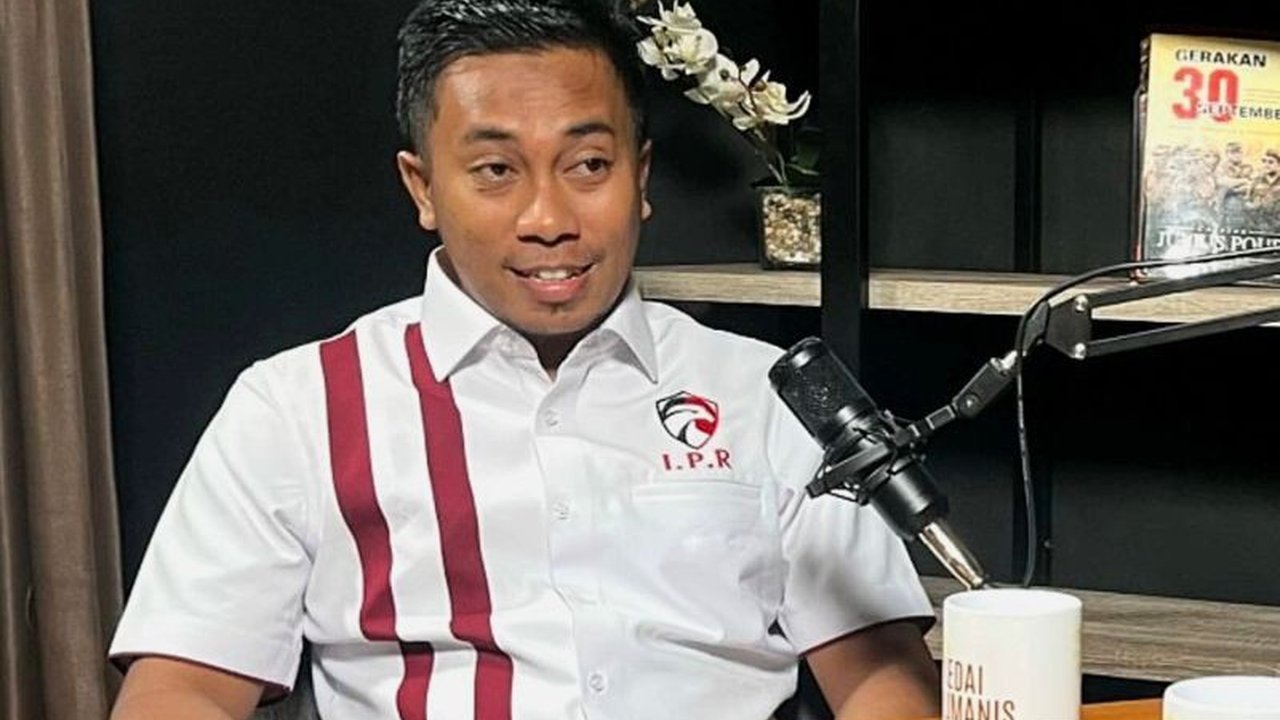 Direktur Indonesia Political Review (IPR) menyoroti ancaman pembunuhan terhadap Presiden Prabowo Subianto di media sosial, yang dikhawatirkan dapat mengganggu stabilitas politik nasional.