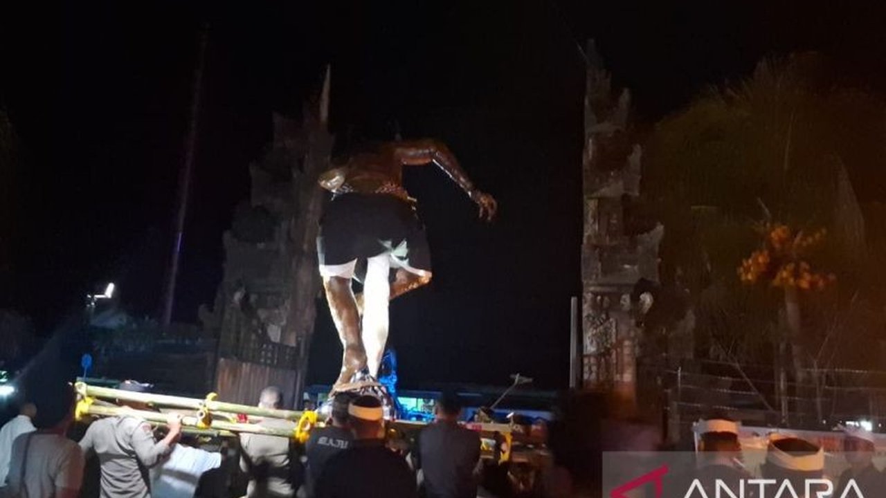 Pemerintah Kabupaten Mimika mengajak umat Hindu menjadikan Nyepi sebagai momentum memperkuat keimanan dan menjaga kerukunan antarumat beragama di Kabupaten Mimika, Papua Tengah.