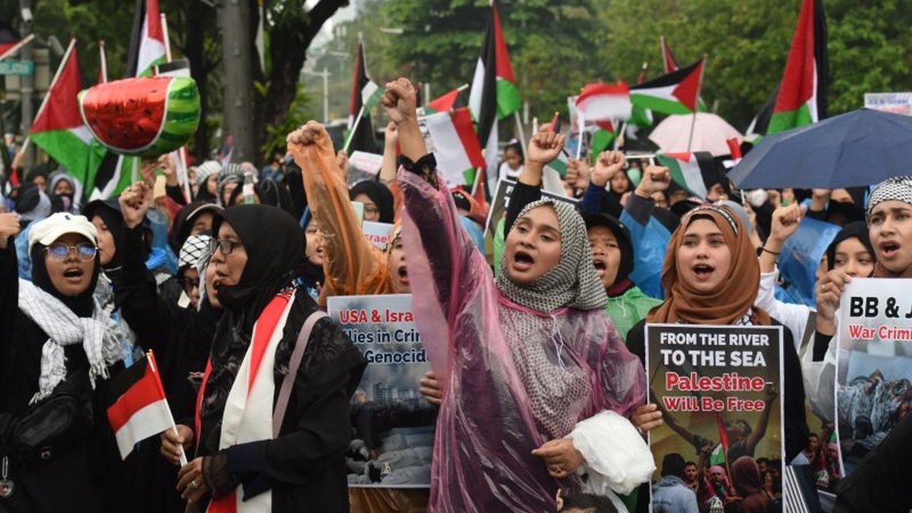 Hari Quds Internasional menyerukan solidaritas global untuk Palestina, mengecam kejahatan Israel di Gaza yang telah berlangsung lebih dari 15 bulan dan menewaskan puluhan ribu warga sipil.