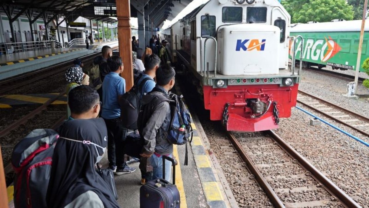 PT KAI Daop 4 Semarang menambah satu kereta api ekonomi relasi Semarang-Jakarta mulai 30 Maret hingga 3 April 2025 untuk memenuhi kebutuhan transportasi pemudik Lebaran.
