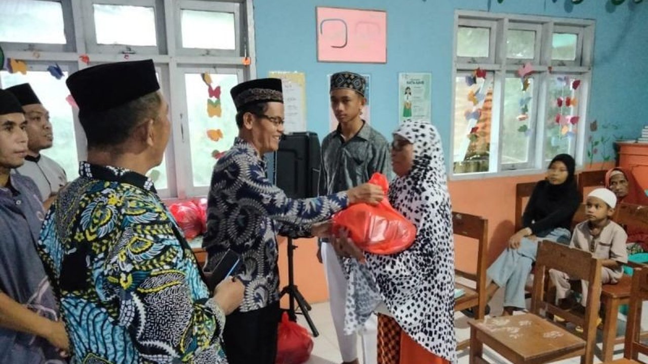Kemenag Bagikan Sembako Ramadhan untuk Warga 3T di Kepulauan Talaud