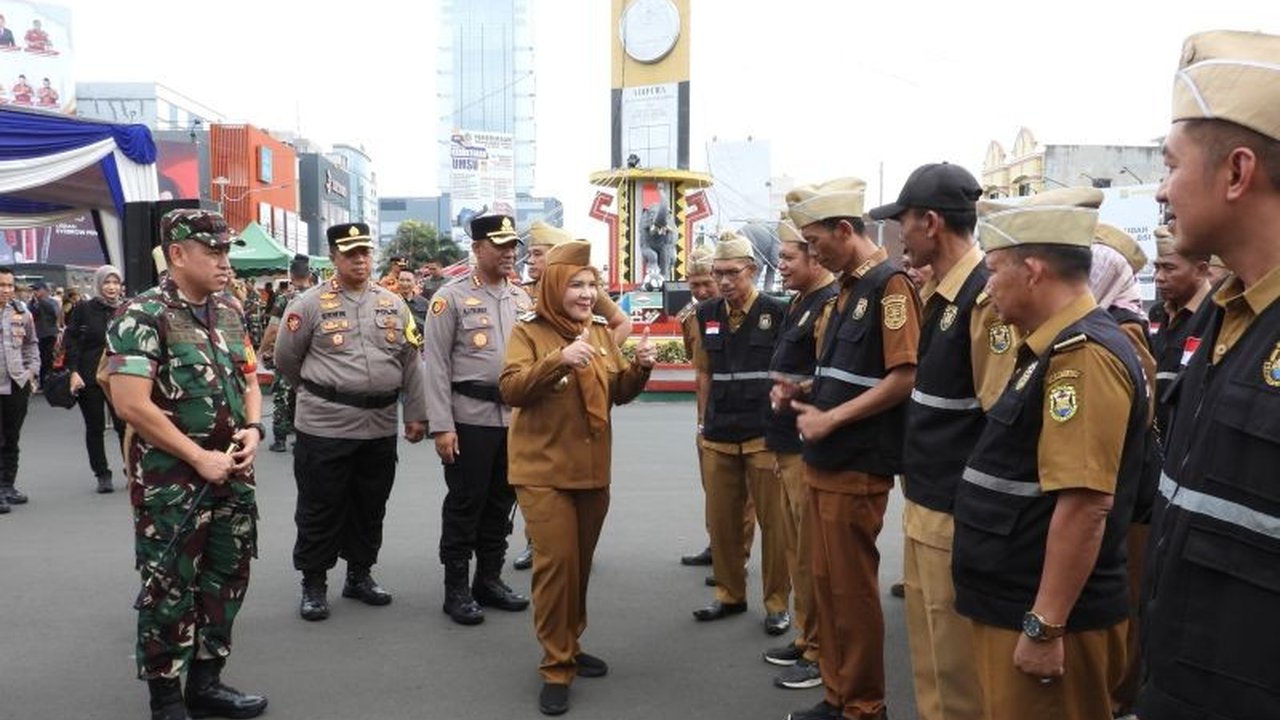 Wali Kota Bandarlampung, Eva Dwiana, meningkatkan keamanan kota selama libur Idul Fitri 1446 H untuk memastikan keamanan dan kenyamanan warga yang mudik.