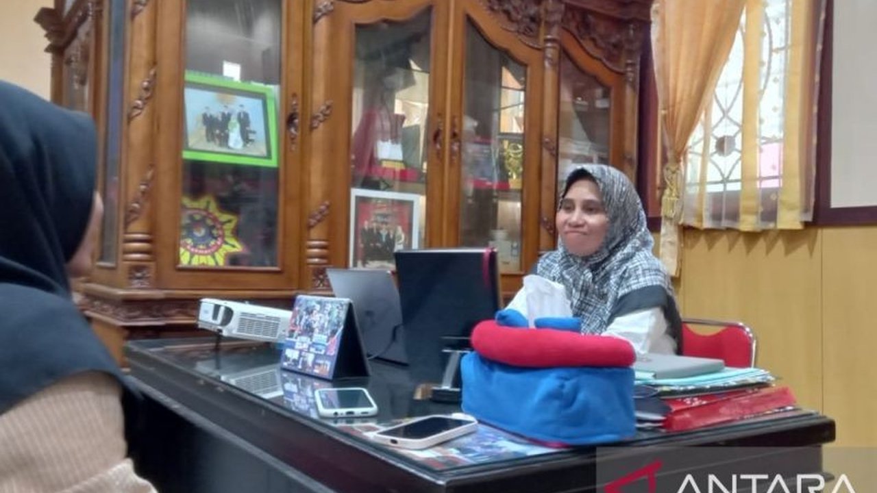 Pemerintah Kabupaten Donggala berencana menyiapkan jaringan komunikasi untuk memfasilitasi pencetakan KTP elektronik di setiap kecamatan, guna meningkatkan pelayanan administrasi kependudukan.