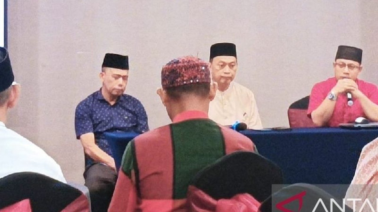 Panitia Hari Besar Islam (PHBI) Kabupaten Biak Numfor menetapkan Hanggar Base Ops Lanud Manuhua sebagai lokasi Shalat Idul Fitri 1446 H pada 31 Maret 2025, menampung banyak jamaah dengan dukungan penuh dari Lanud Manuhua.