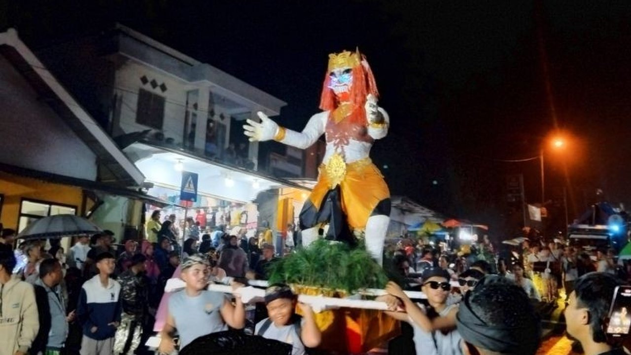 Toleransi Budaya Terpancar dalam Pawai Ogoh-ogoh Lumajang