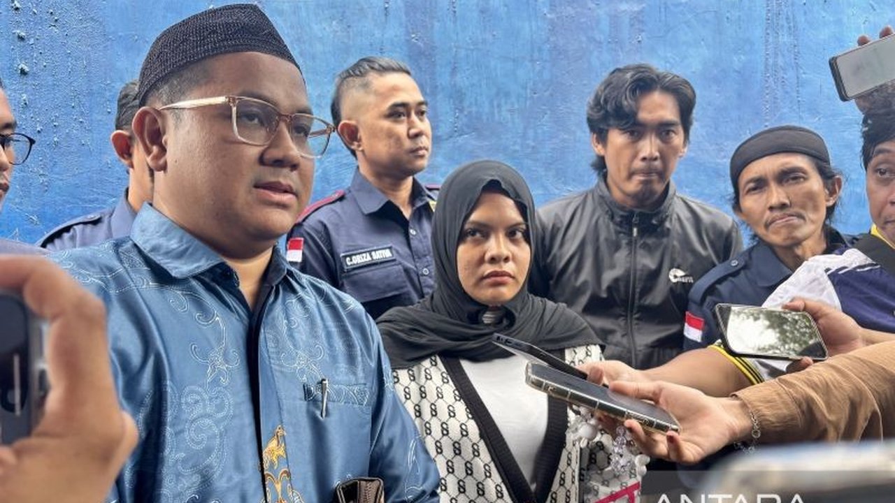 Pembunuhan jurnalis muda Juwita (23) di Banjarbaru diduga sebagai pembunuhan berencana yang dilakukan oknum TNI AL, berinisial J, dengan berbagai bukti menguatkan dugaan tersebut.