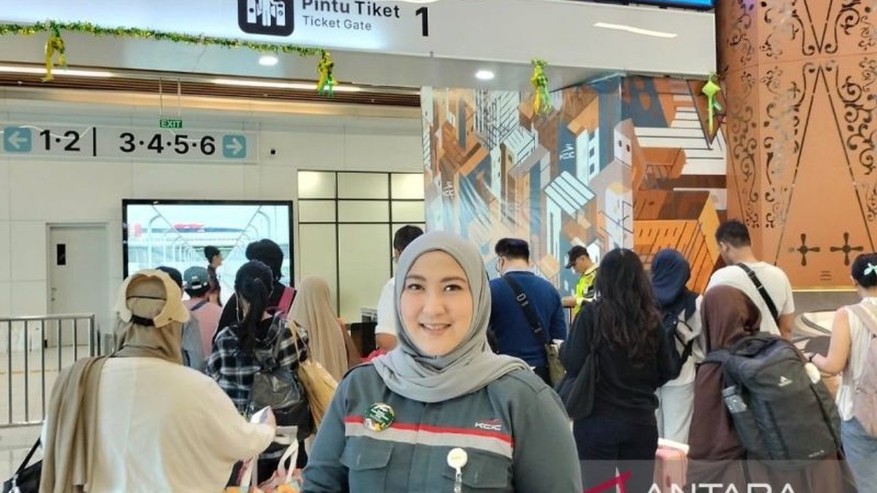 PT Kereta Cepat Indonesia China (KCIC) menyiapkan 680 personel, termasuk customer service mobile, untuk membantu penumpang kereta cepat Jakarta-Bandung selama libur Lebaran, guna mengantisipasi lonjakan penumpang baru.