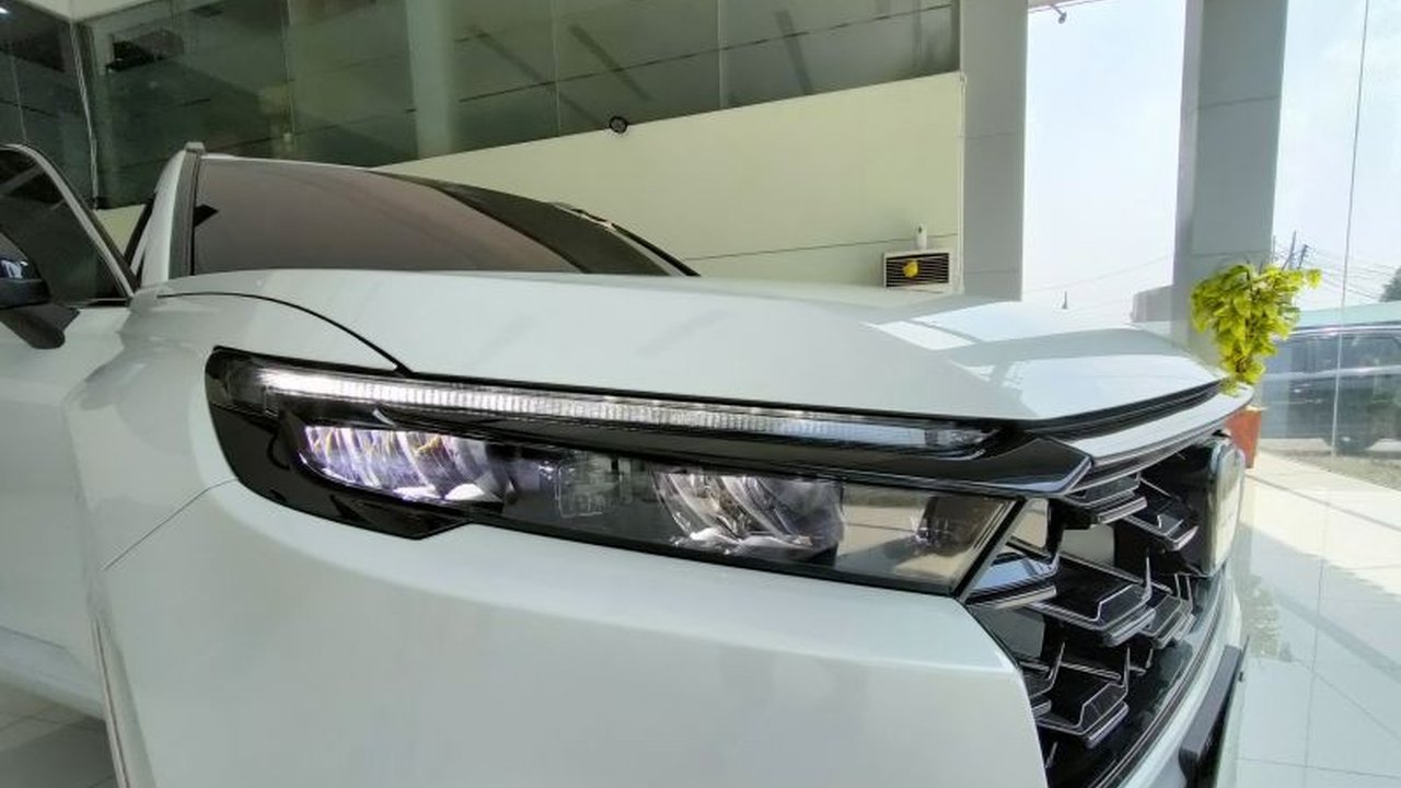 Hindari kerusakan kendaraan saat mudik panjang dengan langkah mudah; bersihkan kendaraan, isi penuh tangki bahan bakar, lepas terminal aki, dan lindungi dari hewan pengerat.