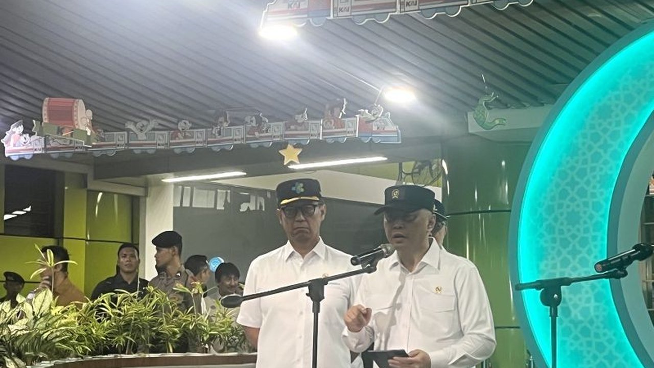 Menteri Perhubungan melaporkan 217 ribu pemudik telah berangkat dari Stasiun Gambir hingga 29 Maret 2025, dengan kebijakan WFA dinilai memberikan dampak positif pada kelancaran arus mudik.