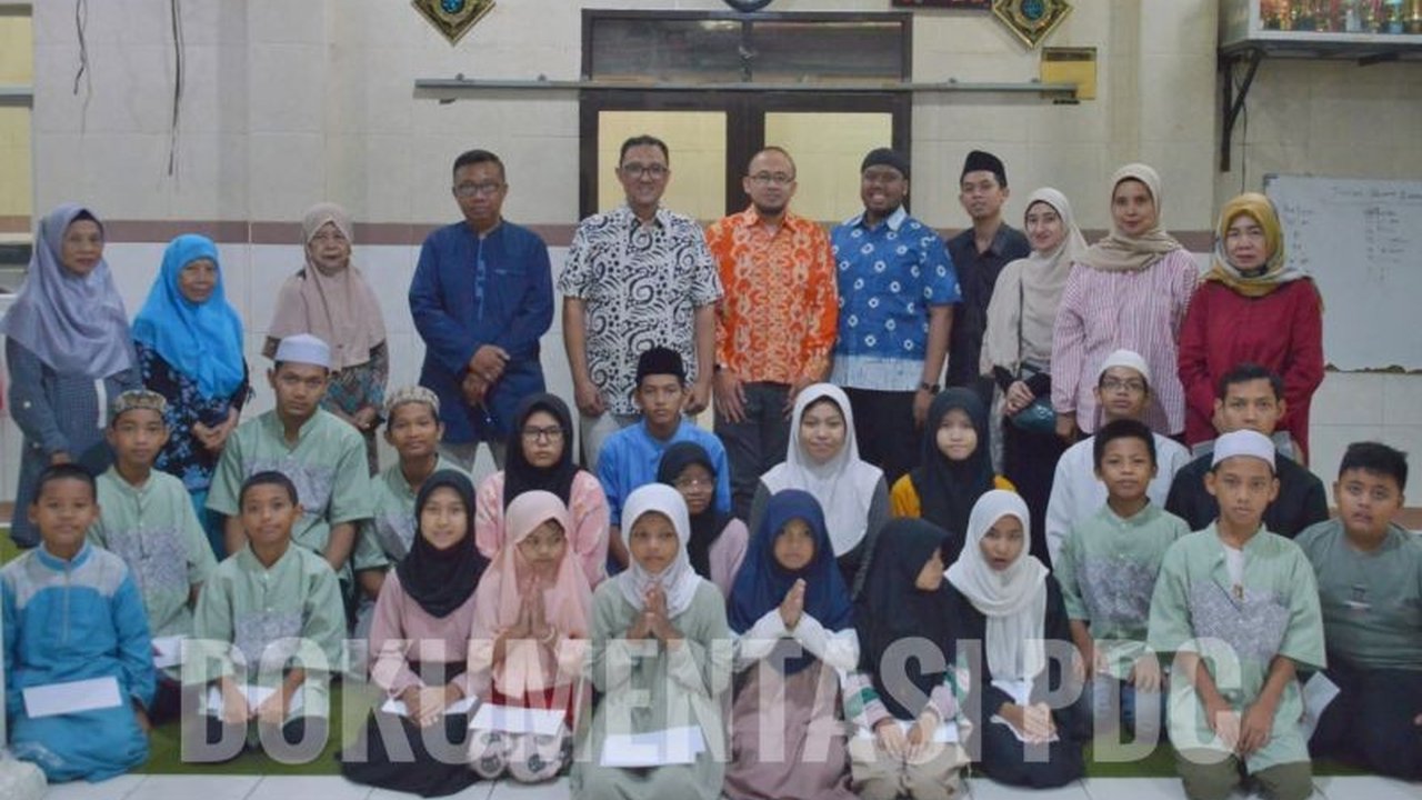 PT Patra Drilling Contractor (PDC) menutup rangkaian kegiatan Ramadhan 1446 H dengan memberikan santunan kepada Panti Asuhan Kampung Melayu, Jakarta Selatan, sebagai bentuk tanggung jawab sosial dan kepedulian perusahaan.