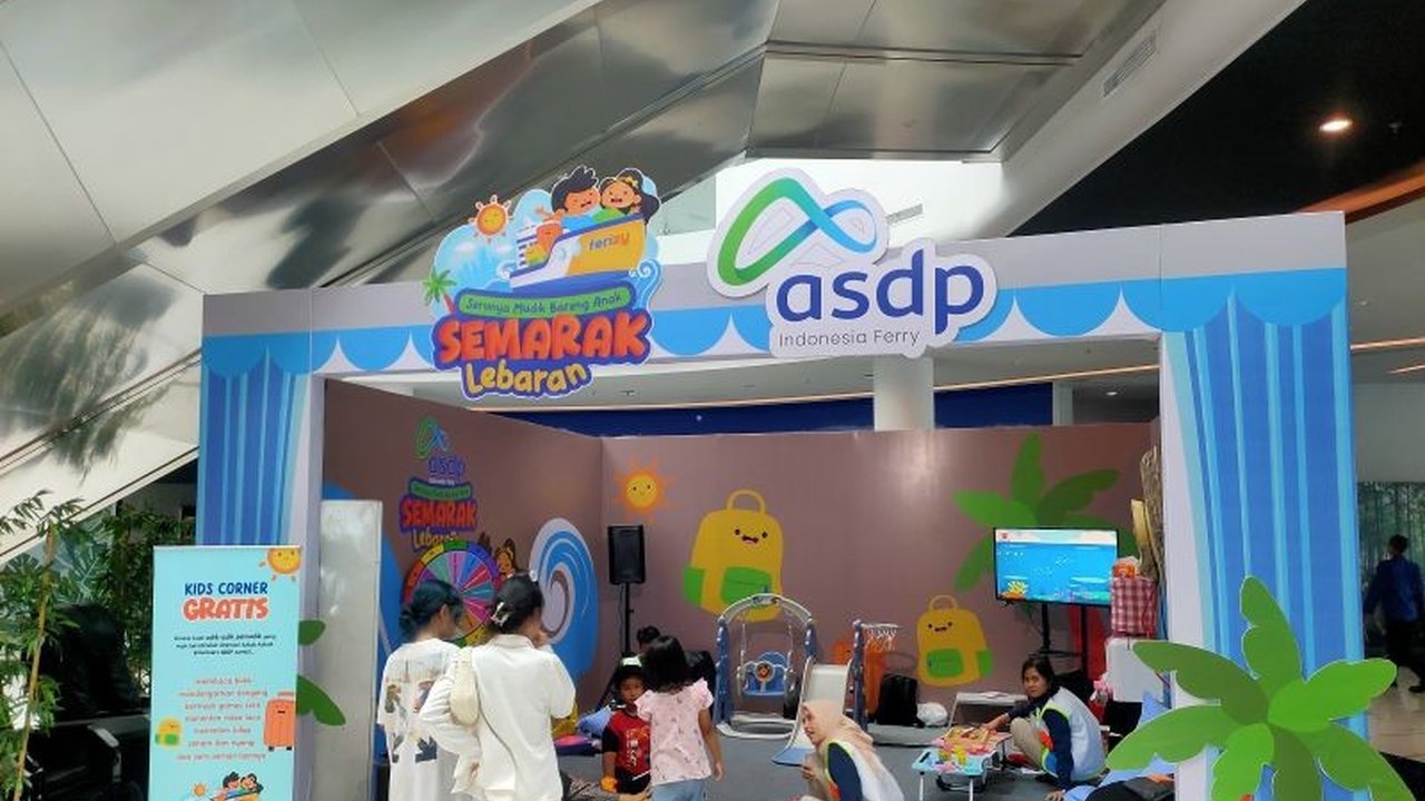PT ASDP menyediakan pojok anak di Dermaga Eksekutif Pelabuhan Merak untuk memberikan kenyamanan bagi pemudik yang membawa anak selama periode mudik Lebaran 2025.
