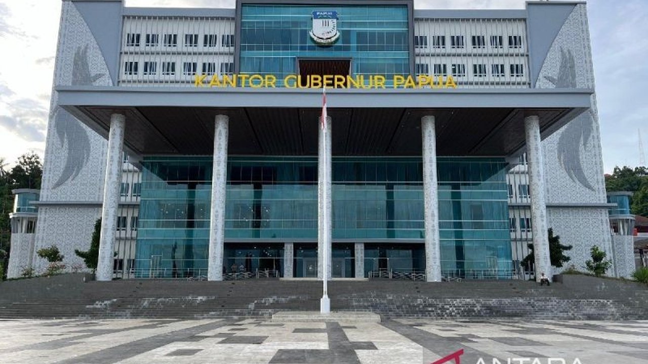 Panitia Hari Besar Islam Provinsi Papua mengumumkan Shalat Idul Fitri 1446 H akan dilaksanakan di halaman Kantor Gubernur Papua pada pukul 06.00 WIT, bertepatan dengan Muhammadiyah.